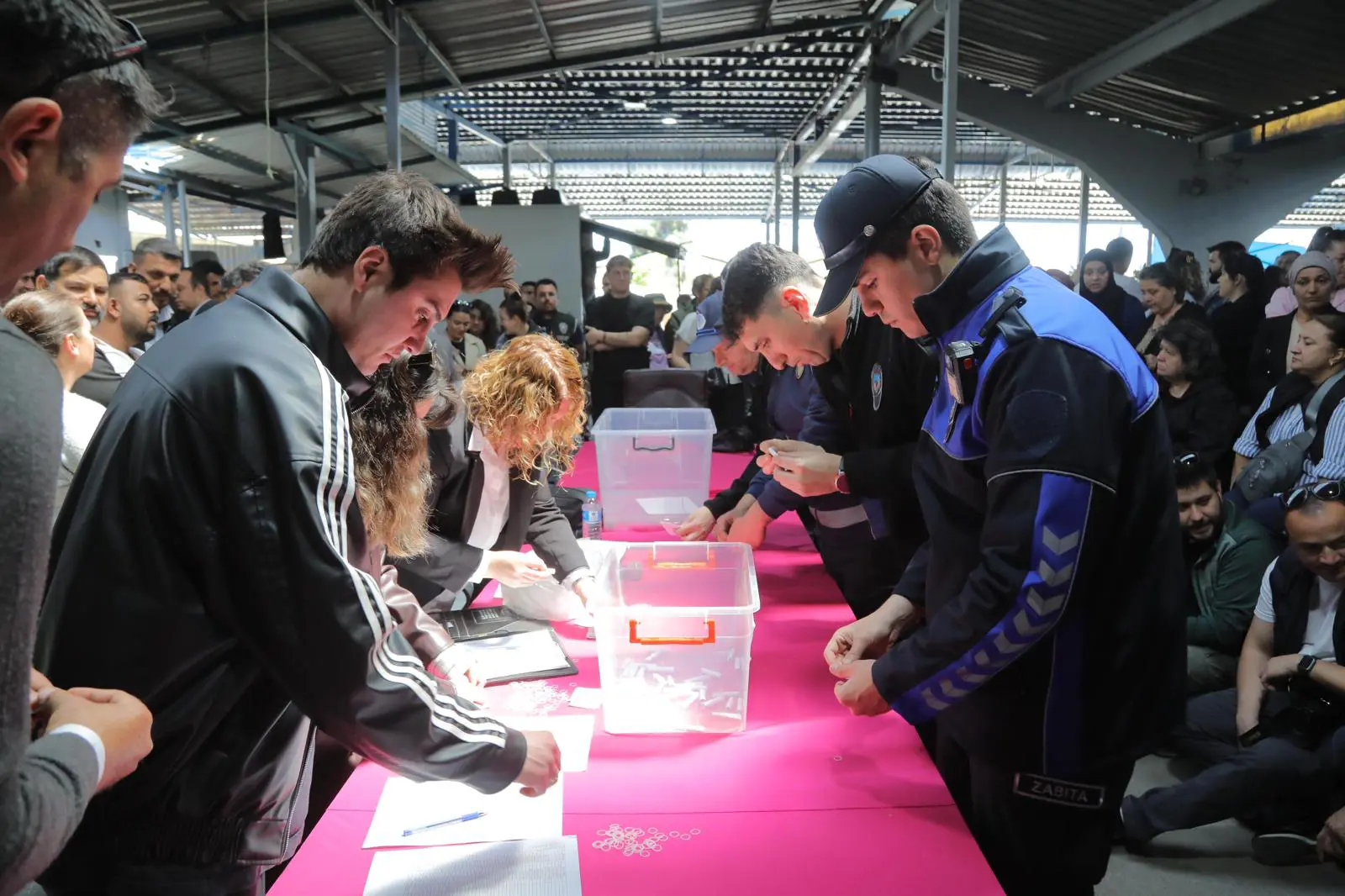 EDİRNELİ ESNAF İÇİN BALKAN PAZARI KURA SÜRECİ TAMAMLANDI galeri görseli